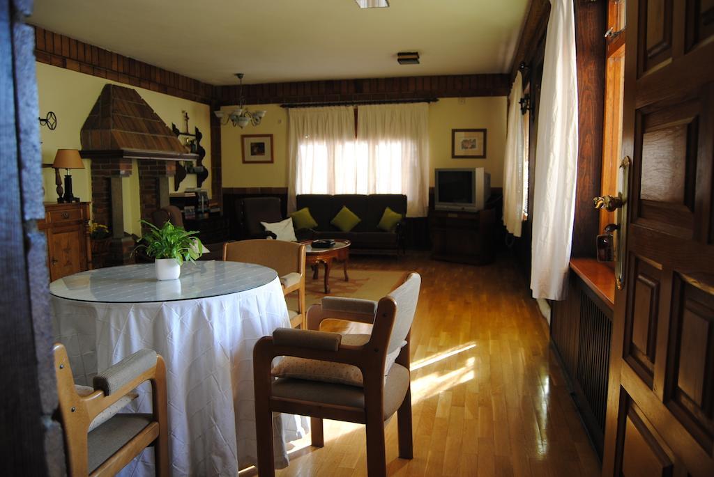 Hostal El Mirador La Lastrilla Esterno foto
